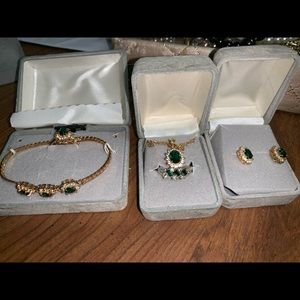 1900’s Beautiful emerald costume jewelry Vintage